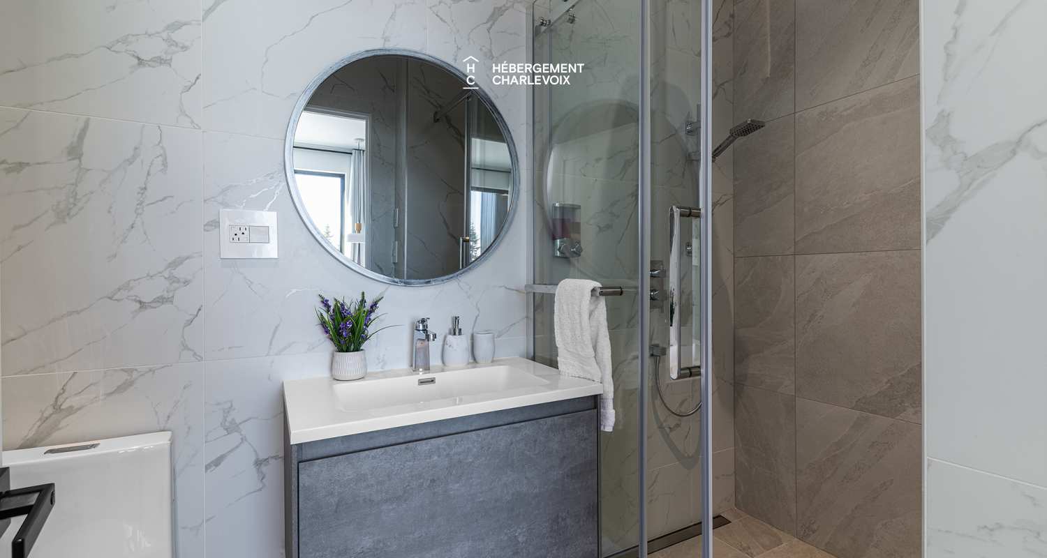 ALT-49 - Villa contemporaine offrant les splendeurs du St-Laurent!